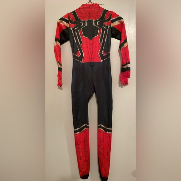 5T Spiderman Costume with a GREAT Mask and a front zipper as shown.Great costume - Picture 1 of 8